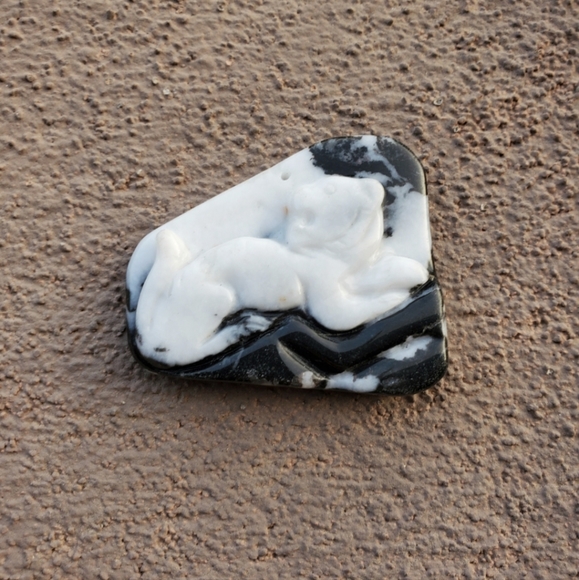 New Hand Carved Zebra Jasper Tiger Trapezoid Pendant. - Picture 12 of 13